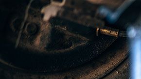 Cuida tu dinero cuando le tengas que dar mantenimiento a tu carro.