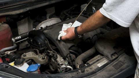 El aceite del motor y demás fluidos del coche deben estar en sus niveles recomendados.