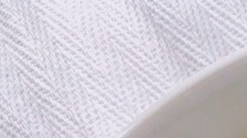 Empezaron con la salsa Chilttepica, una combinación del nombre de este chile con pica, y posteriormente introdujeron a su abanico de productos