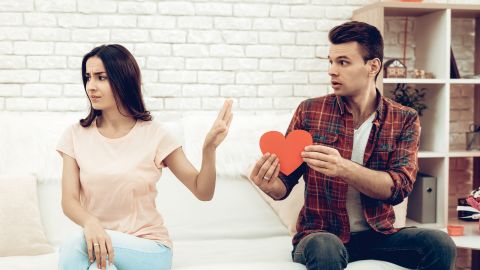 Una persona que no se ame a sí misma, una persona que da más de lo que recibe, una persona "que corre tras otra" pero la otra no corre tras ella… ¡está fea para la foto! /Shutterstock