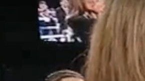 El boxeador italiano Carmine Tomassone y su novia luego de comprometerse en matrimonio.