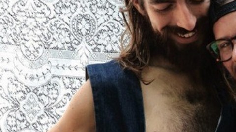 Wyley Simpson (derecha) estuvo en terapia hormonal por seis años.
