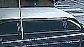 La víctima segundos antes de ser impactada