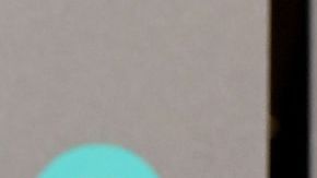 Yalitza Aparicio deslumbra con escote en los Golden Globes.