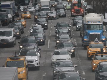 Una tarifa de congestión de $23 por día impondría un costo adicional de $5,000 por año a los habitantes del estado que trabajan o hacen negocios en Manhattan. /Archivo