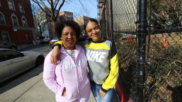 Alexandra Castro con su hija, Kimberly Castro en El Bronx.