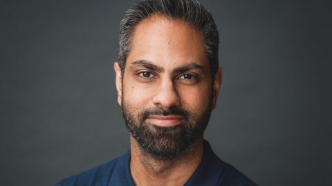 "Nadie te dice que el dinero pierde valor invisiblemente", explica Ramit Sethi.
