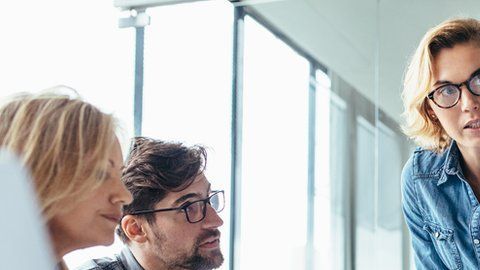 A las personas atractivas les va mejor en la vida, opina Hakim.