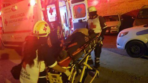 Equipos de rescate se trasladaron hasta el centro de la ciudad para dar ayuda a las víctimas.