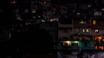 La electricidad regresó a zonas del país.