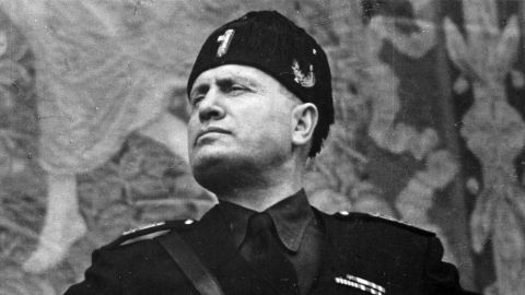 Mussolini fundó los "Fasci italiani di combattimento" en 1919.