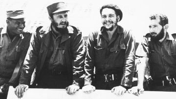 Fidel Castro y Che" Guevara intentaron exportar la revolución.