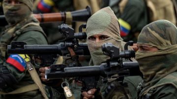 Muchas armas mostradas por el ejército venezolano son rusas.