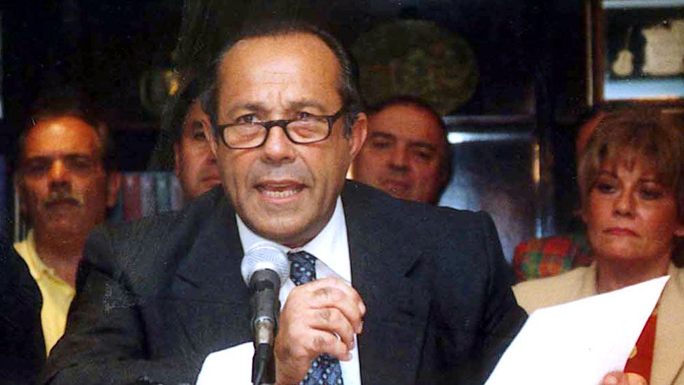 Adolfo Rodríguez Saá asumió la presidencia el 23 de diciembre de 2001.