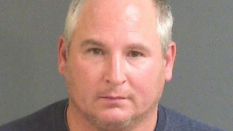 Bob McCaffrey fue arrestado y procesado por obstrucción a la justicia.