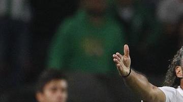 Leonel Álvarez fue cesado del Libertad de Paraguay, en plena Copa Libertadores