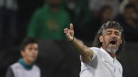 Leonel Álvarez fue cesado del Libertad de Paraguay, en plena Copa Libertadores