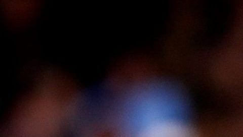 El delantero argentino del Barcelona Lionel Messi celebra su doblete ante el Olympique de Lyon.