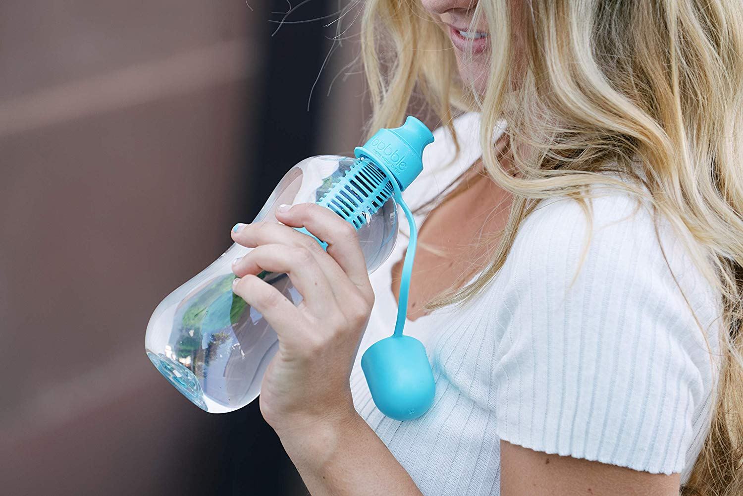 5 botellas de agua con filtro para tomar agua purificada a donde quiera