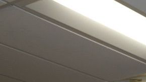 Autoridades muestran armas decomisadas a estas pandillas durante el operative. (Aurelia Ventura/ La Opinión)