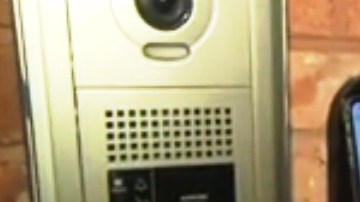 Es un sistema invasivo y vulnerable a las emergencias