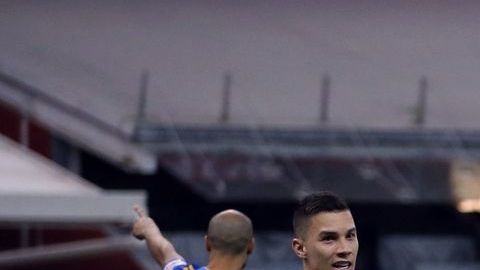 América se impone 3-0 a Tigres en  el estadio Azteca
