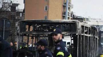 El autobús fue arrasado por las llamas