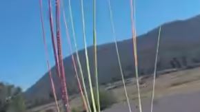 El canguro se le fue encima al volador.