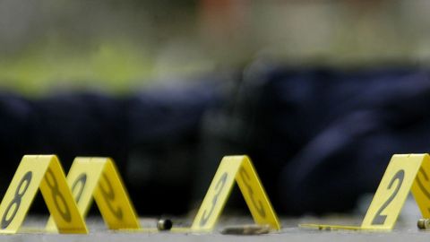 Una mujer murió y una niña de siete meses resultó herida en un accidente automovilístico en Ashburn.