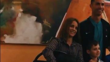 Cristiano Ronaldo convivió con niños enfermos en un hospital de Portugal