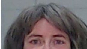 La madre permitía que este hombre abusara de su hija a cambio de dinero.