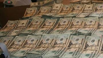 El gobierno trata de decomisarle los 12 millones de dólares que estima que blanqueó.