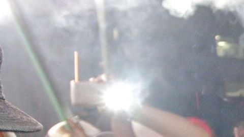 Los aficionados de Chivas llegaron hasta el hotel de concentración con todo tipo de instrumentos