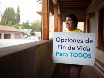 Dolores Huerta at her daughters' home in Los Angeles. Photo by J. Emilio Flores