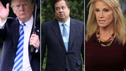 El presidente Donald Trump, el abogado George Conway y la asesora Kellyanne Conway.