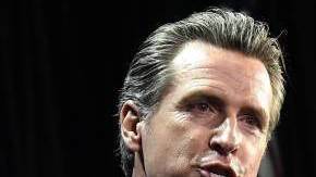 Newsom llamó mentiroso al presidente Trump
