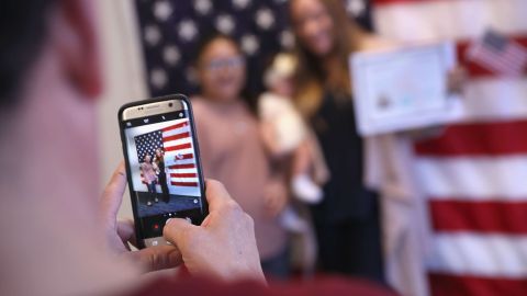 USCIS incorpora asistente virtual para inmigrantes