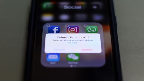 This photo illustration taken on March 27, 2018, shows apps for Facebook, Instagram, Twitter and other social networks on a smartphone in the Indian capital New Delhi.
India's ruling and main opposition parties on March 26 accused each other of using social media dirty tricks to mine and share followers' personal data. Prime Minister Narendra Modi's Bharatiya Janata Party (BJP) and the Congress party of Rahul Gandhi have seized upon the data breach storm surrounding Facebook and other media to score political points against one another. / AFP PHOTO / CHANDAN KHANNA (Photo credit should read CHANDAN KHANNA/AFP/Getty Images)