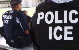ICE quiere acelerar deportación de inmigrante que denunció retiro de úteros en centros de detención