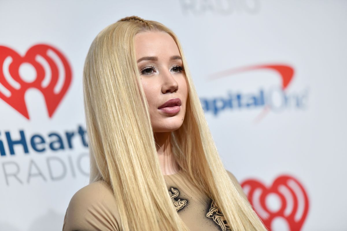 Iggy Azalea aparece en Instagram con un vestido ‘pegadito’, de color