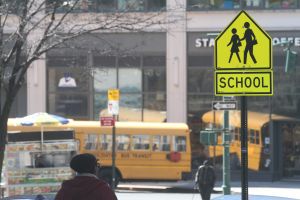 NY promulga ley que expande el uso de cámaras de velocidad cerca de las escuelas
