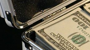 Podrías tener diez mil dólares en tus manos al término de un año con estos tips.