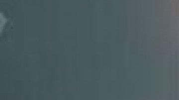 Hombre desnudo intenta abordar un avión.