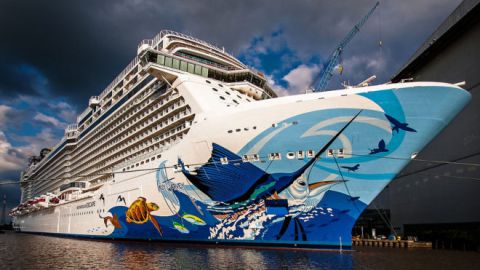 El barco de cruceros "Norwegian Escape"