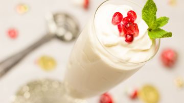 El yogurt refuerza el sistema inmunológico y le hace bien a tu sistema digestivo.
