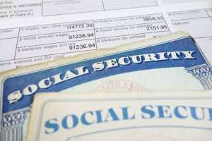 Por qué no debes botar la carta que el Seguro Social está enviando con información sobre aumento en cheques por COLA de 8.7%