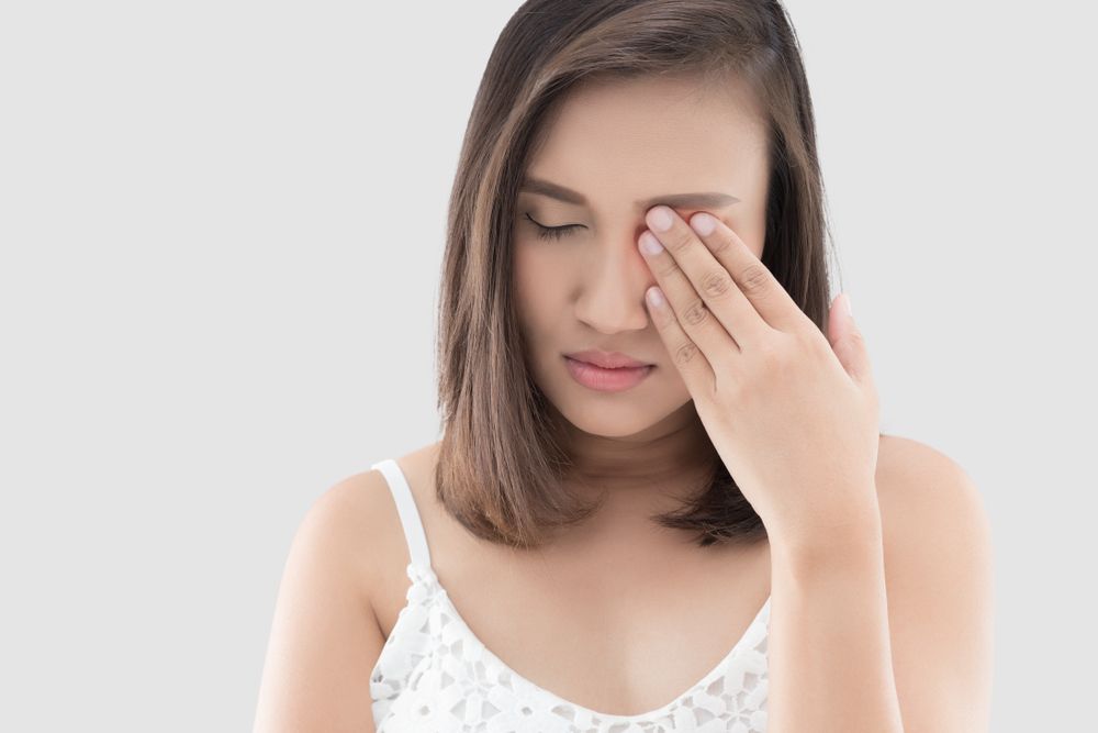 Agujero macular: ¿Cuáles son los síntomas y tratamientos de este problema de la retina?