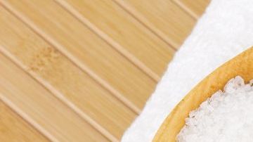 La sal marina es un exfoliador natural.