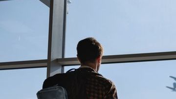 Un joven empresario llamado Matthew Lepre es quien ofrece el puesto.