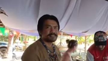 El hombre paseaba por la playa y se topó con tan valiosa sustancia.